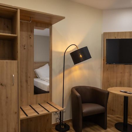 Hln Apartments Am Bahnhof Sarrebruck Extérieur photo