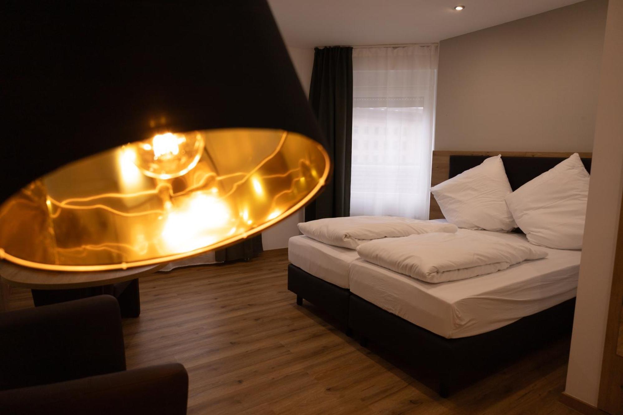Hln Apartments Am Bahnhof Sarrebruck Extérieur photo