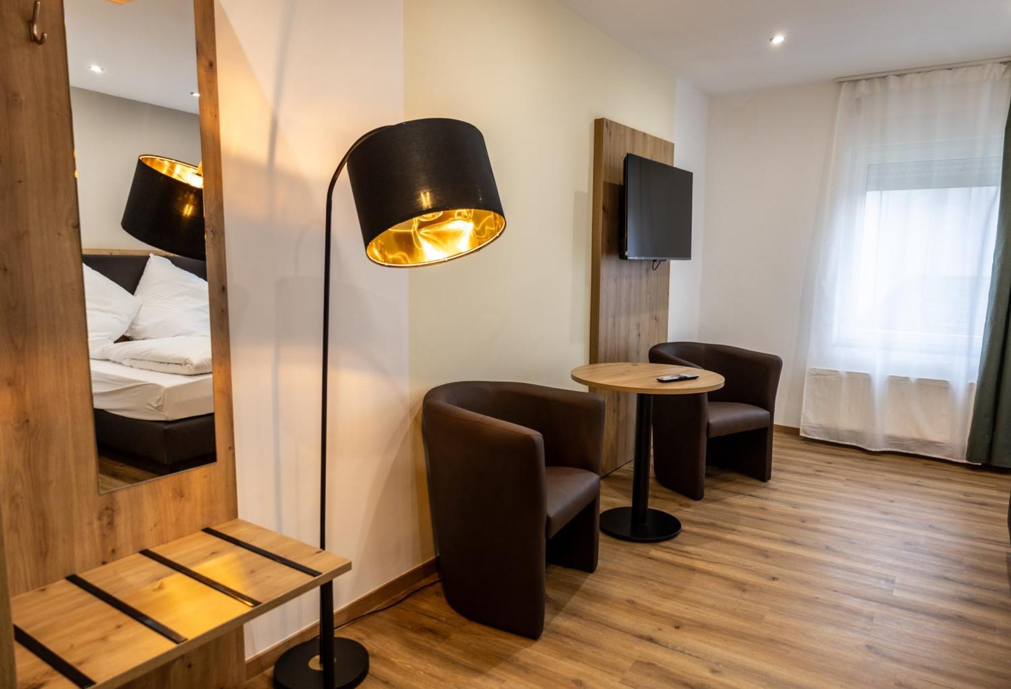 Hln Apartments Am Bahnhof Sarrebruck Extérieur photo