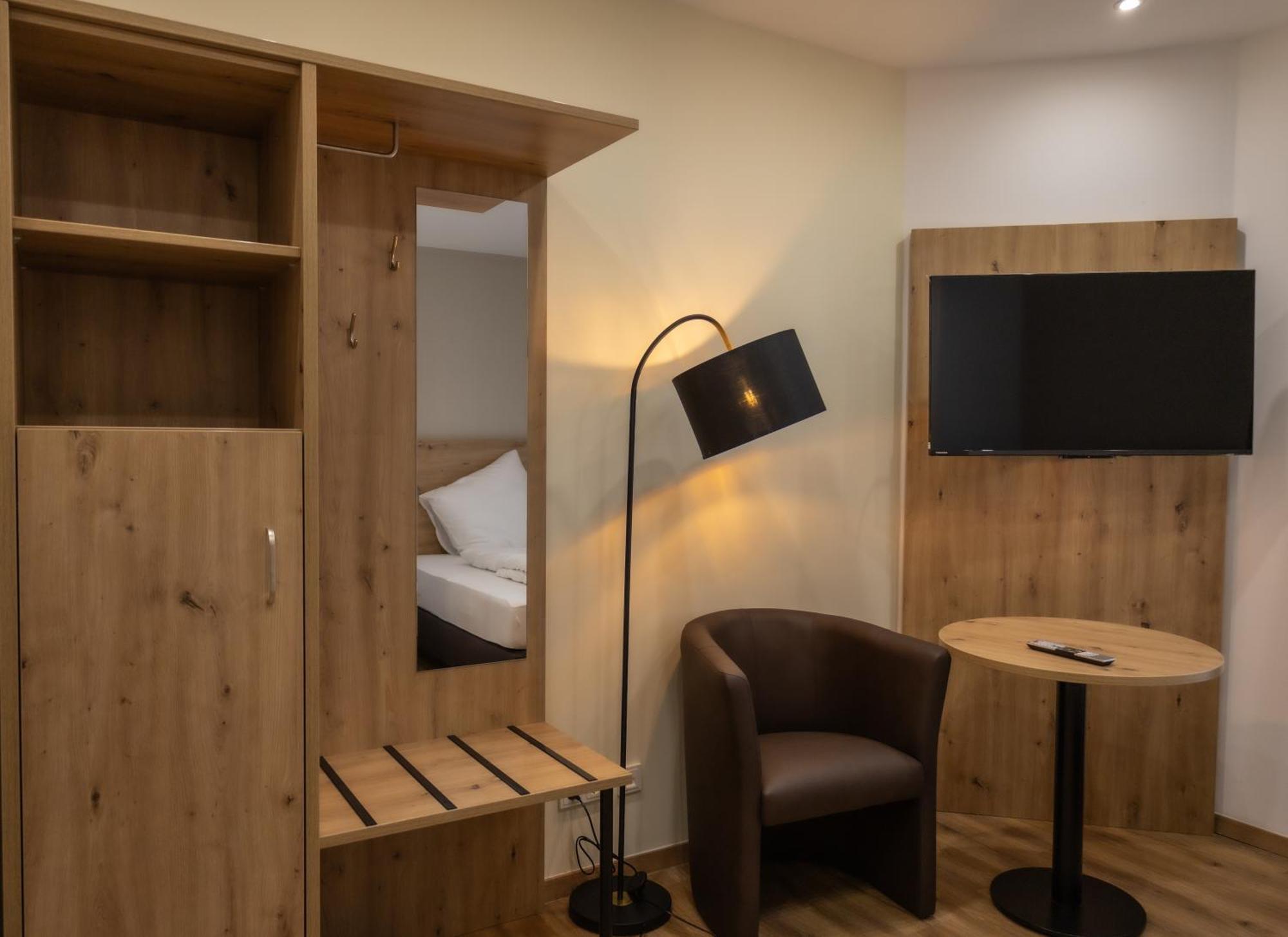 Hln Apartments Am Bahnhof Sarrebruck Extérieur photo